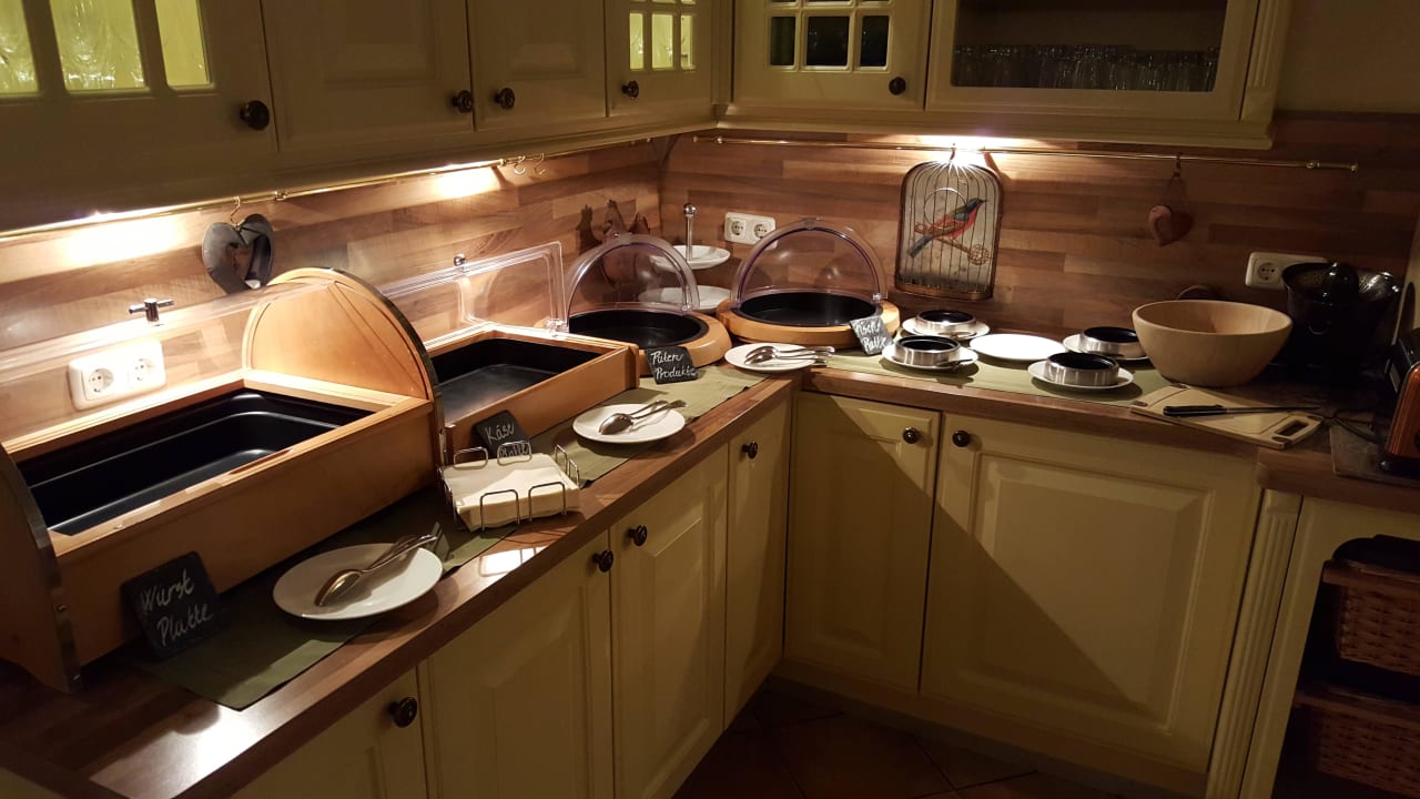 Hier wird morgens gefrühstückt Hotel Ampervilla