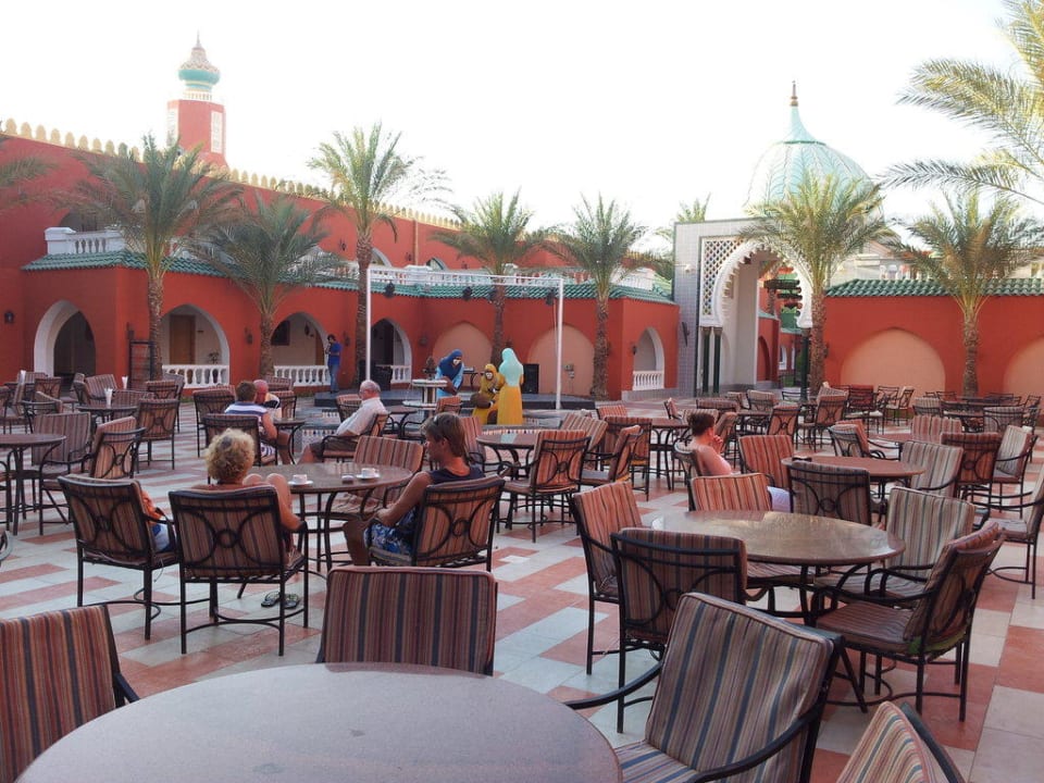 Außenbereich der Bar Pickalbatros Alf Leila Wa Leila Resort - Neverland Hurghada