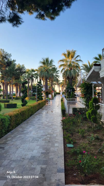 Gartenanlage Crystal Tat Beach