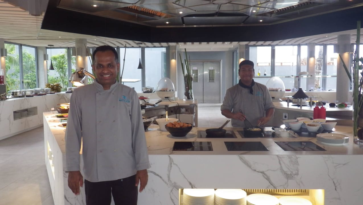 Neues Hauptrestaurant im Westteil Kuramathi Maldives