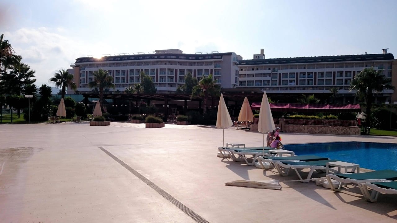 Blick Richtung Poolbar Hotel Royal Garden Beach