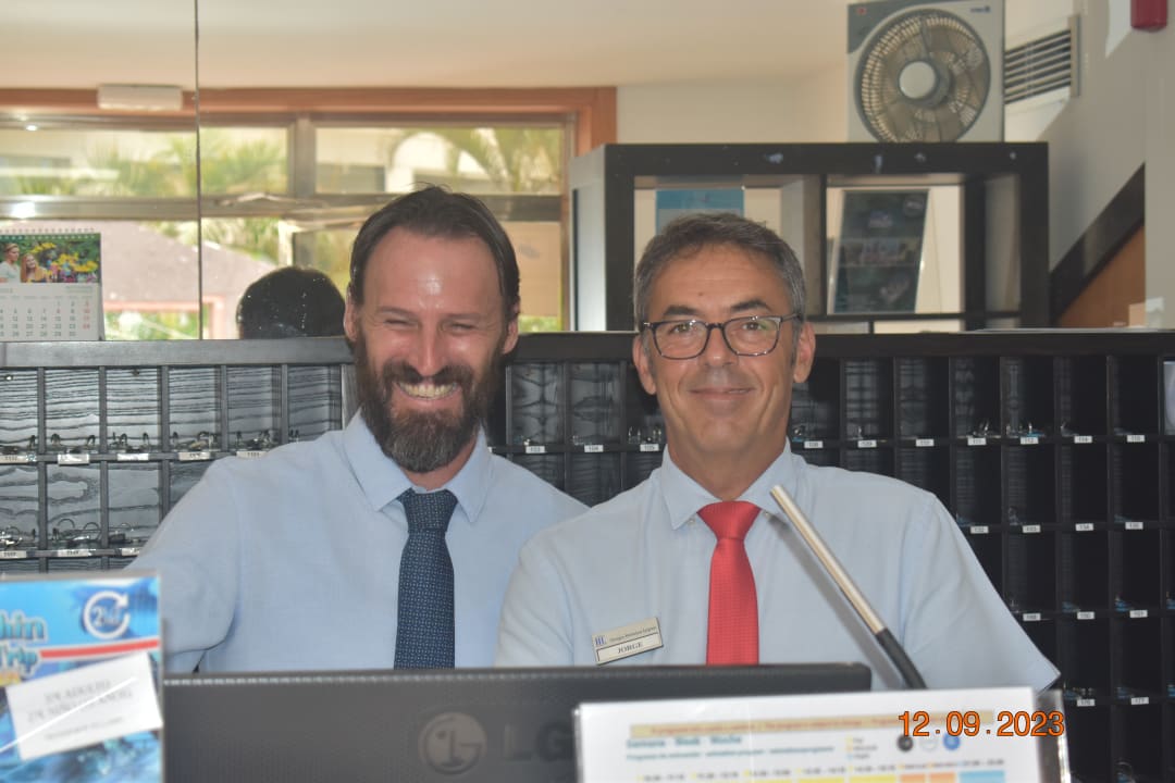 Lobby HL Miraflor Suites Hotel