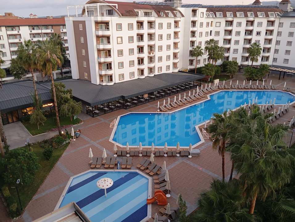 Pool Hotel Royal Garden Beach