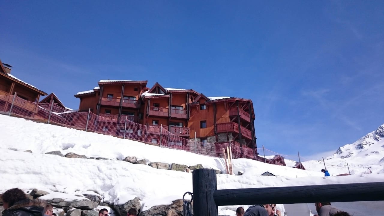 Vue de la résidence Montana VALBEL Residence Village Montana