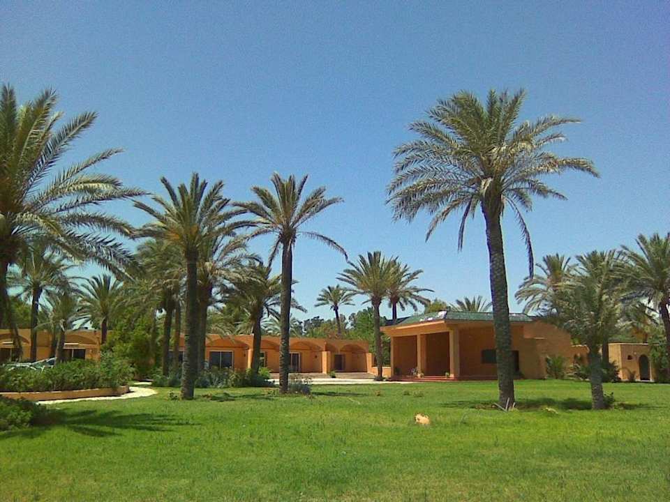 Vom Strand aus gesehen El Ksar Resort & Thalasso