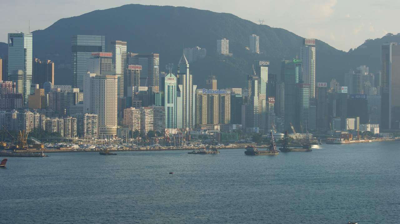 Aussicht vom Pool/Poolbar Harbour Grand Kowloon