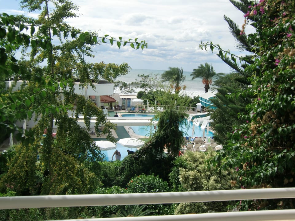Über den Pool bis zum Meer Labranda Alantur Resort