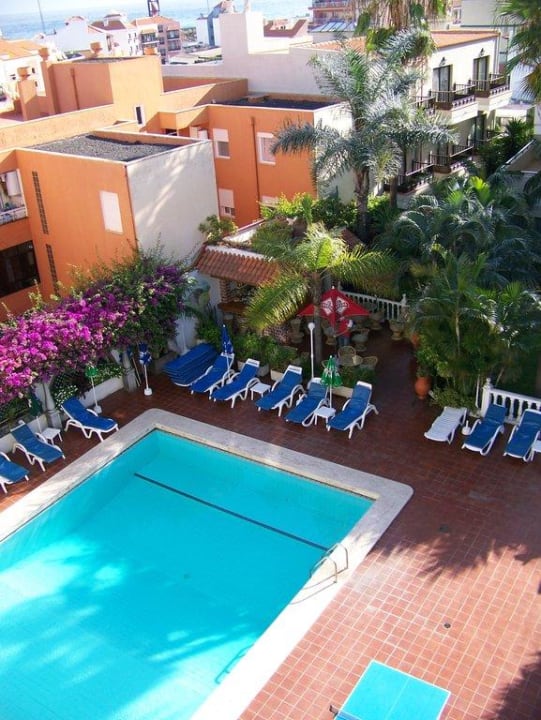 Der kleine Pool mit Gartenanlage Hotel Don Manolito