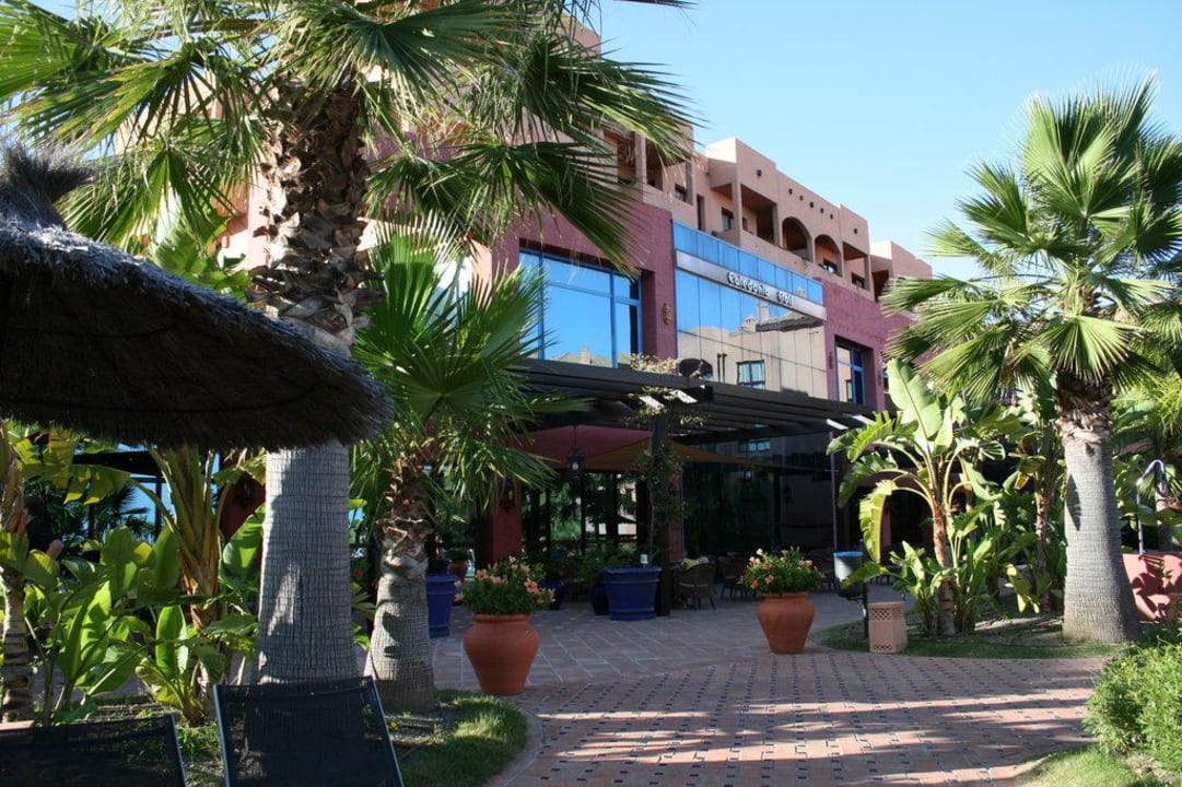 Von der Pool-/Gartenanlage zum dortigen Eingang Bakour Oh Nice Costa del Sol