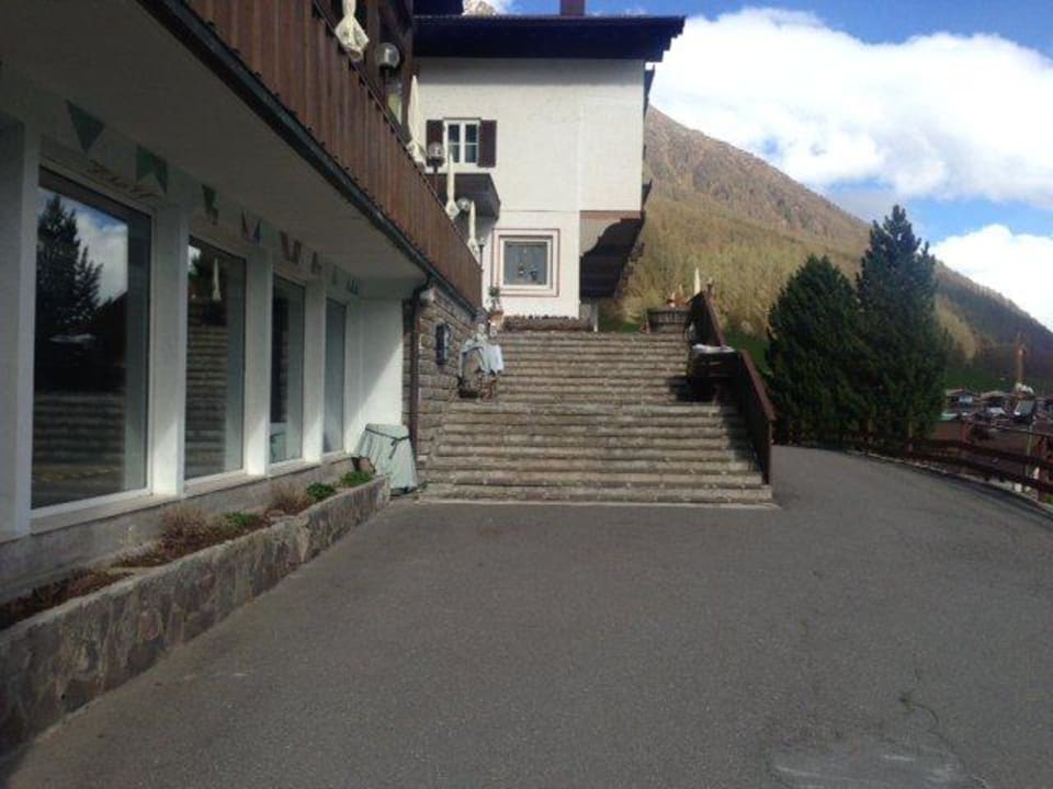 Nicht ganz so hübsch anzusehen wie im Katalog. Hotel Vernagt am See