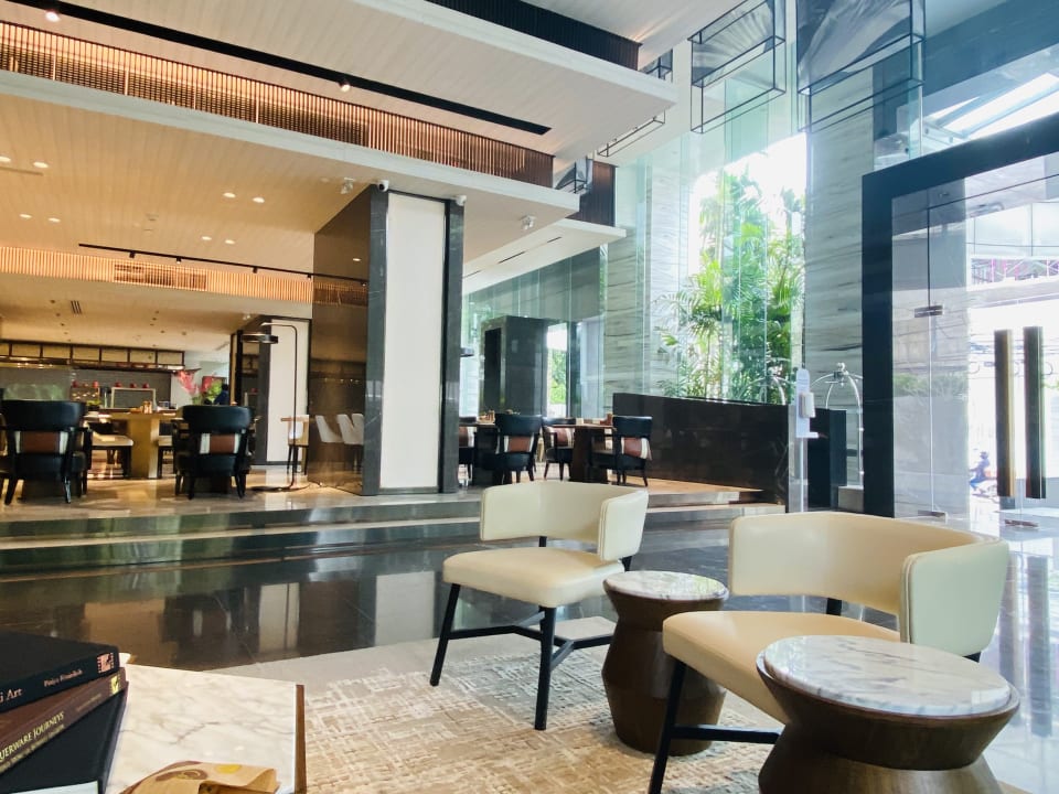 Lobby Double Tree by Hilton Bangkok Ploenchit