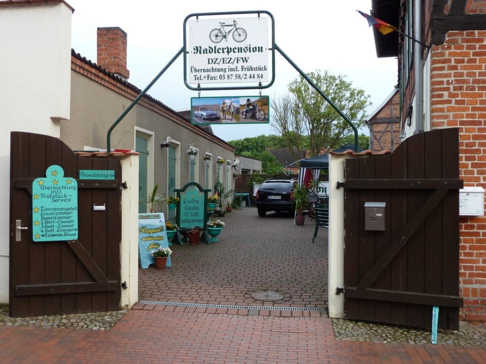 Der Eingang zur Pension Radlerpension Dömitz