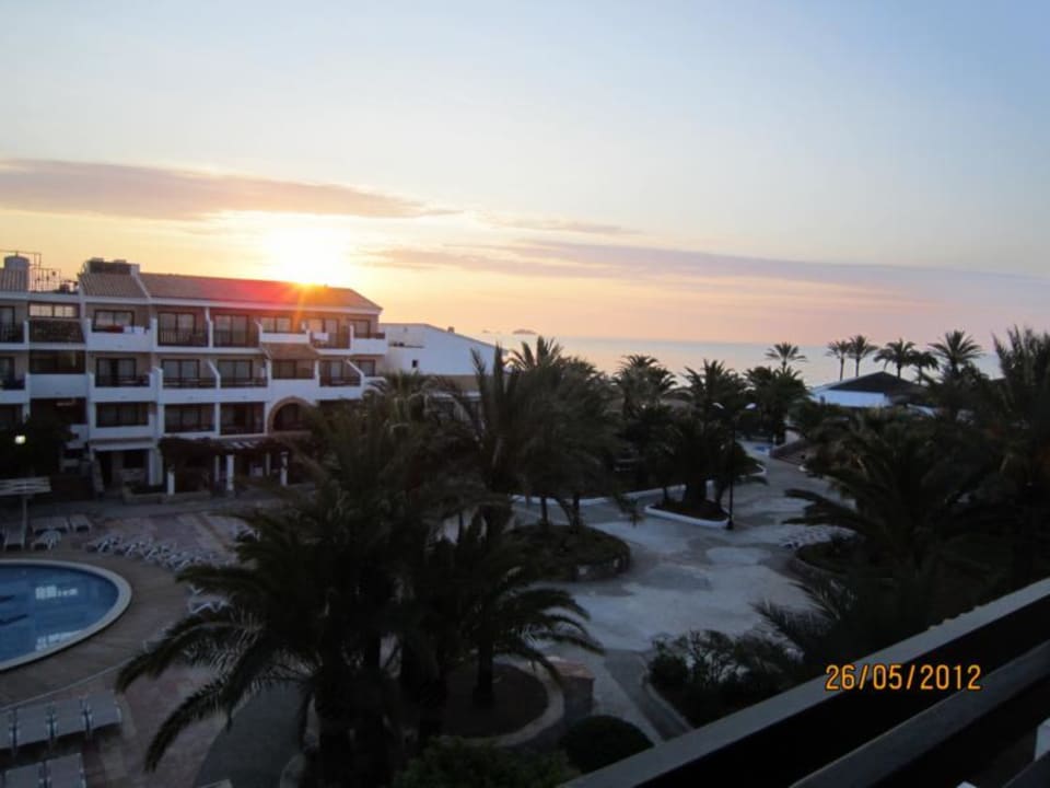 Sonnenaufgang FERGUS Style Bahamas