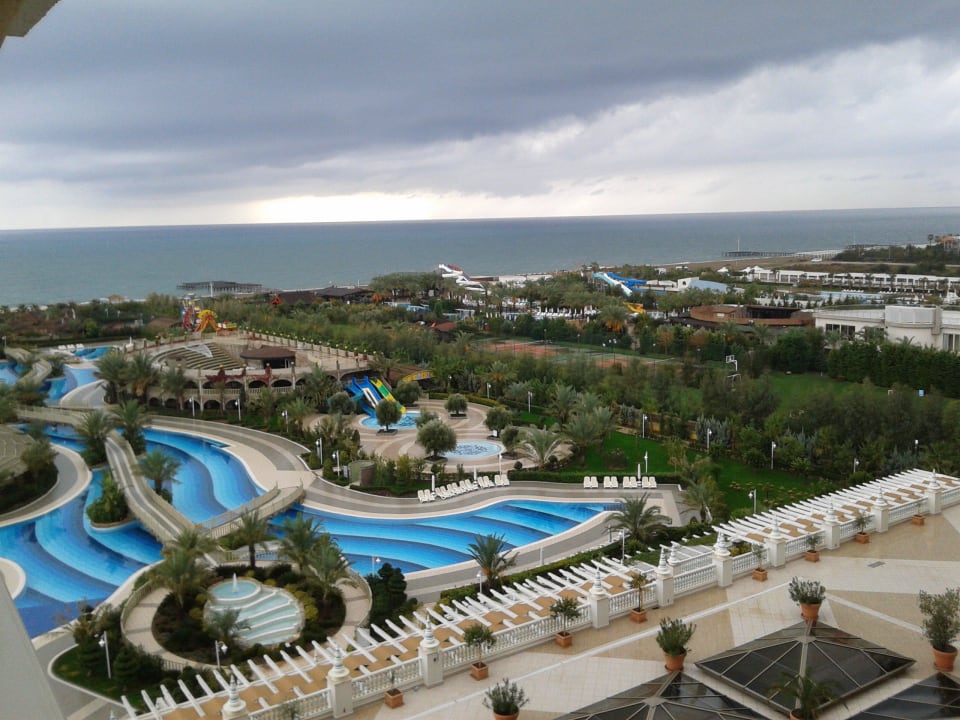 Gartenanlage und Pool Royal Holiday Palace