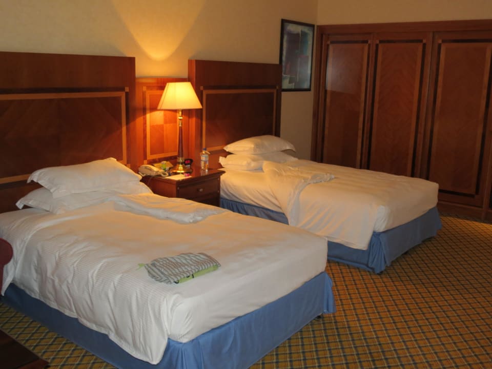 Doppelbett - Zimmer 206 Al Raha Beach Resort & Spa