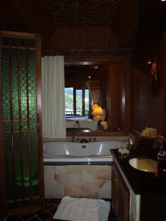 Badewanne Santhiya Koh Phangan Resort & Spa