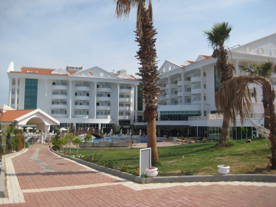 Hotel von der Südseite , links die Pool-Bar Roma Beach Resort & Spa 16+ Adult Only