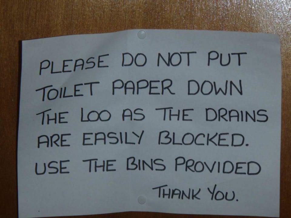 W.c Aparthotel Ananias