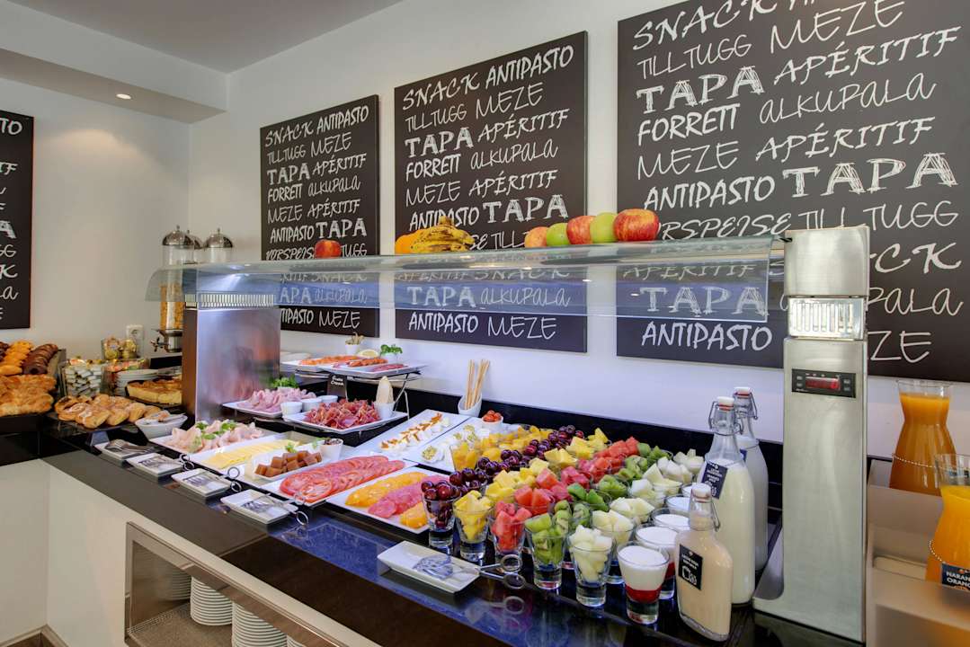 Breakfast Buffet TRYP San Sebastián Orly Hotel