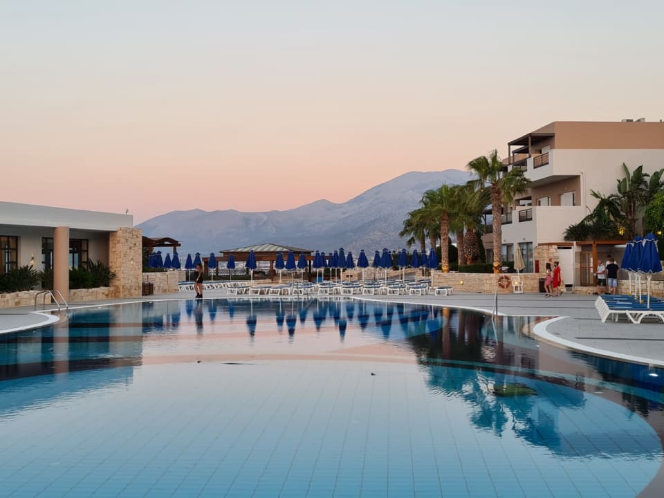 Pool Grand Hotel Holiday Resort