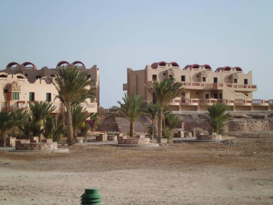 Hotel Pensée Royal Garden Beach Resort