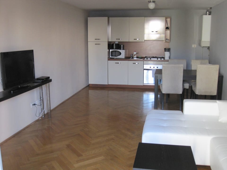 Blick Küche / Eßbereich Prague Holiday Apartments