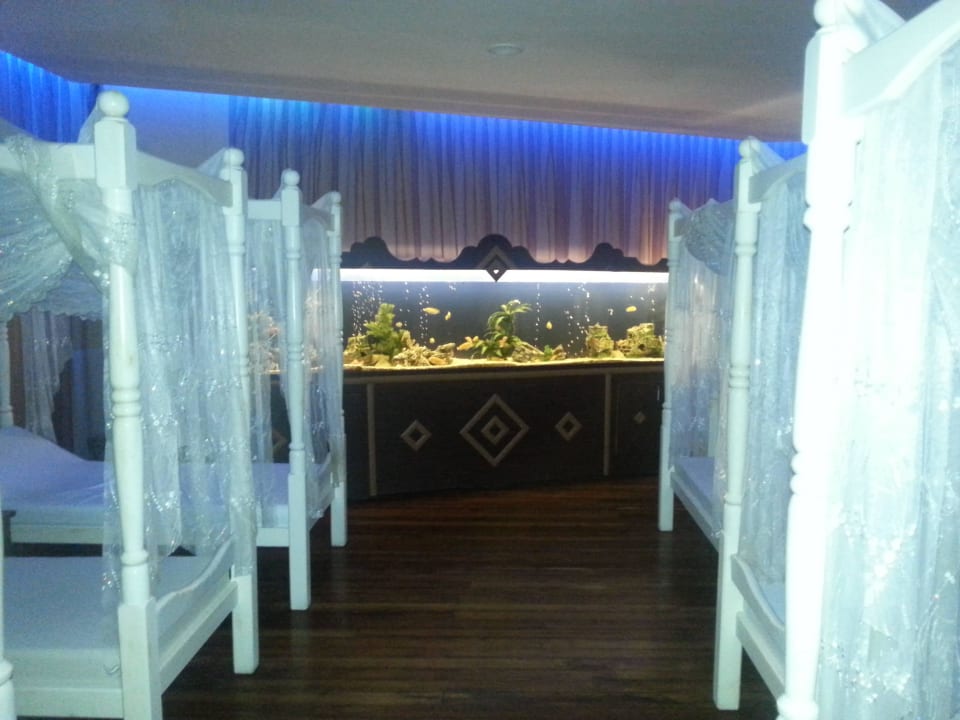 Entspannungsliegen als Himmelbetten Sealife Buket Resort & Beach