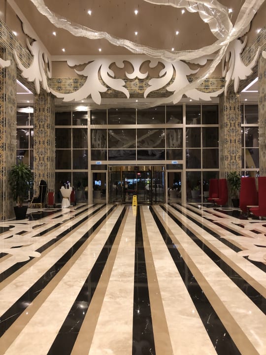 Lobby Azura Deluxe Resort & Spa Hotel