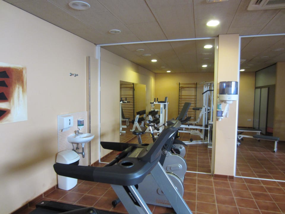 Fitnessraum  (kostenlos für Hotelgäste) im Spa Hotel Costa Calero