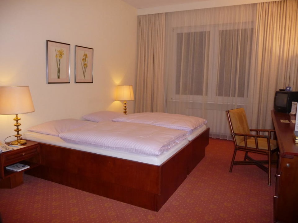 Zimmer, Bett Eden Parc Hotel