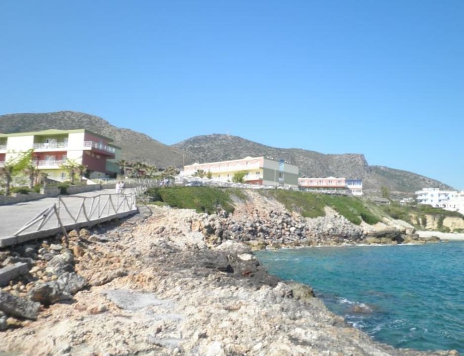 Hotel Eri Beach & Village