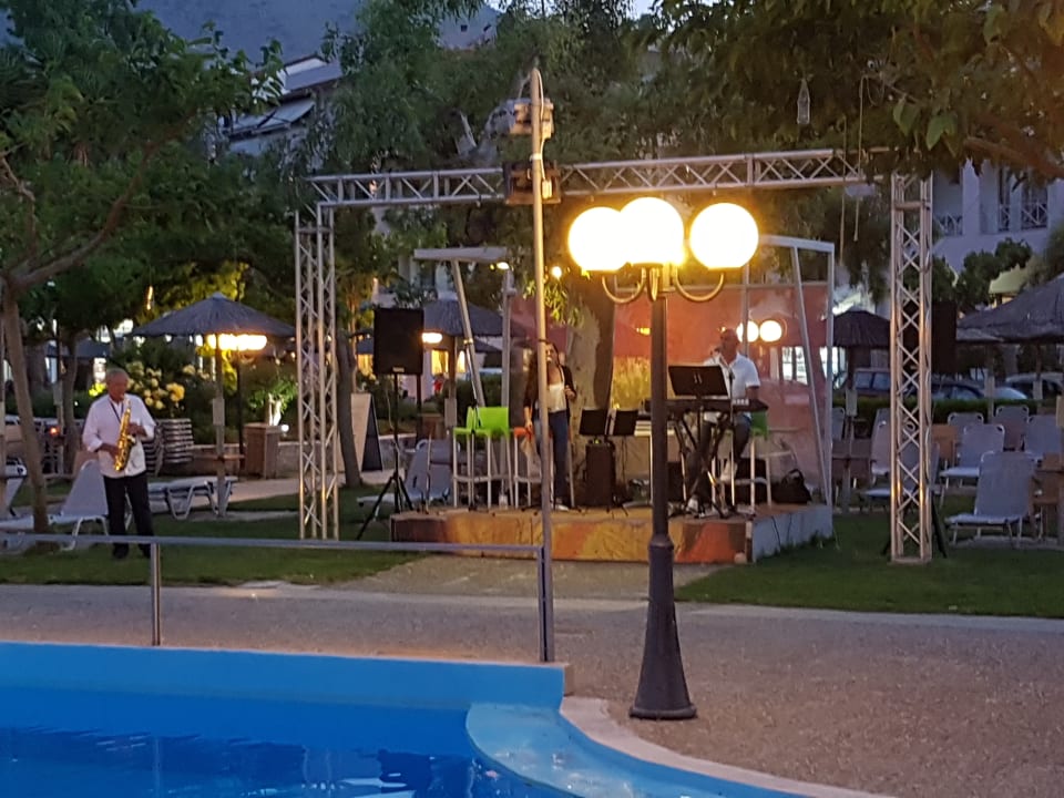 Gartenanlage Corissia Beach Hotel