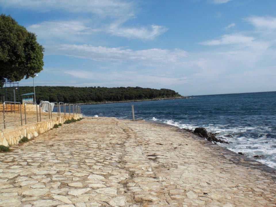 Strand neben Hotelstrand Maistra Select Belvedere Resort