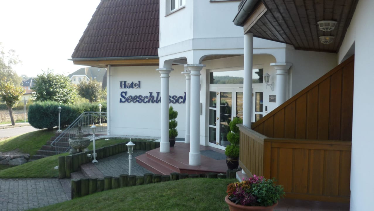 Eingang zur Lobby Hotel Garni Seeschlösschen