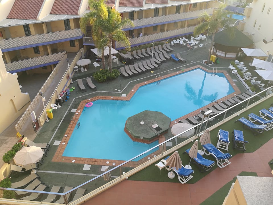 Der Pool 1 vom Apartment aus gesehen Playa Olid Suites & Apartments
