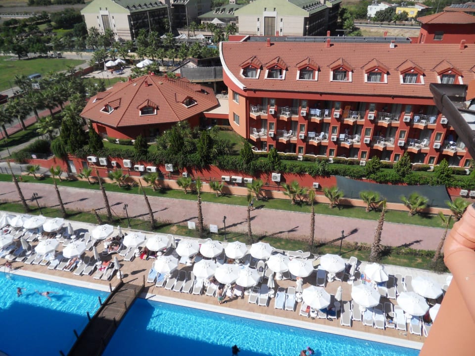 Blick zum alten Gebäude Club Side Coast