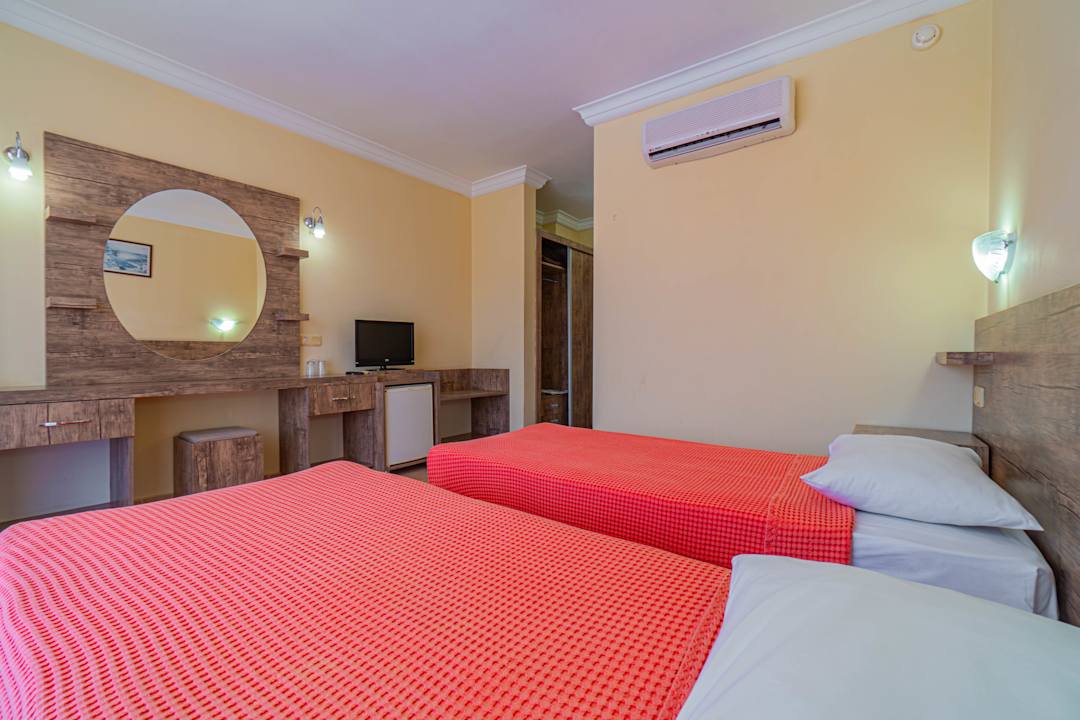 Zimmer Sayanora Hotel