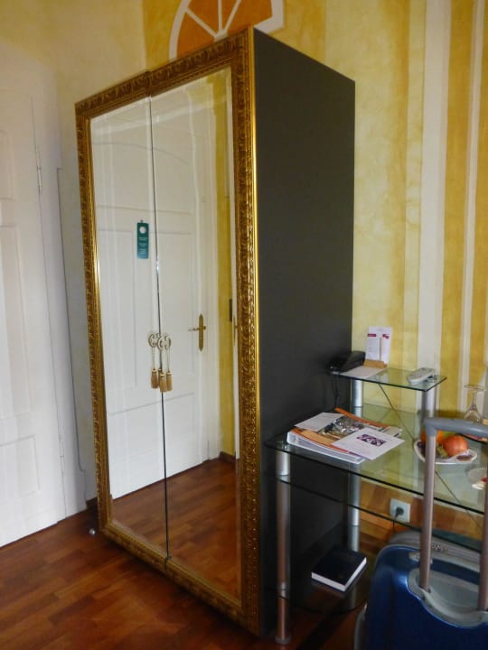 Schrank - Piazza San Marco PARK VILLA zentral am Mittelrhein