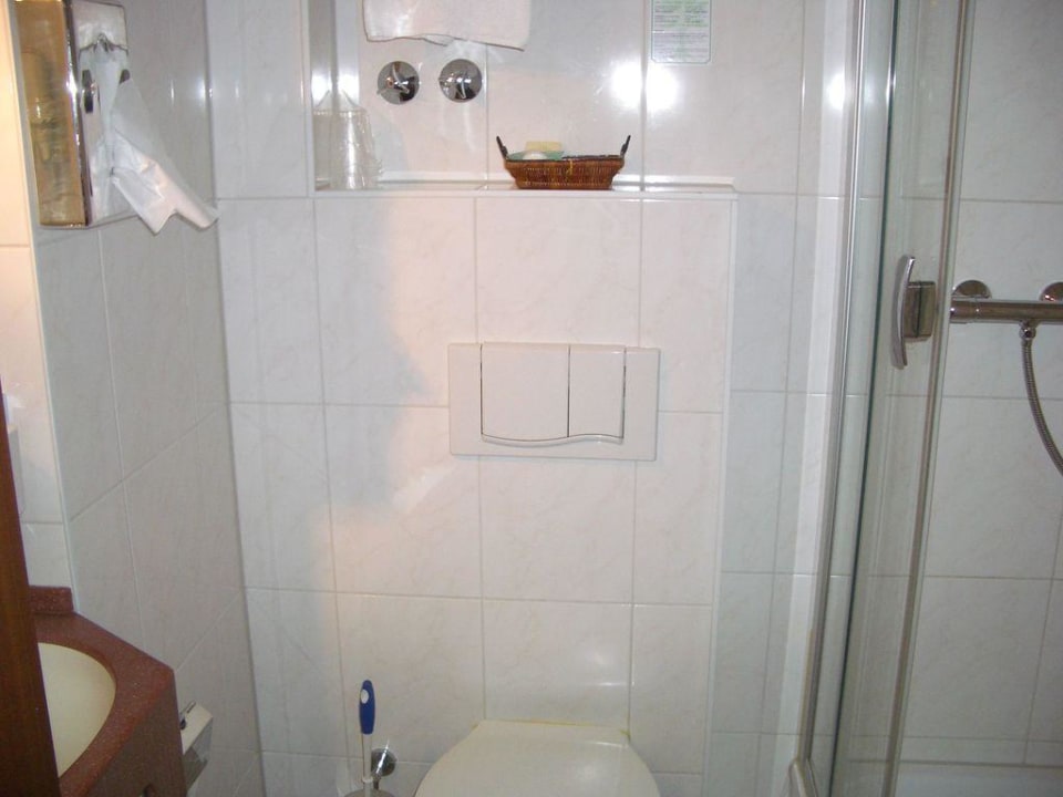 Bad zu Zimmer 6 Hotel Residence am Hauptbahnhof