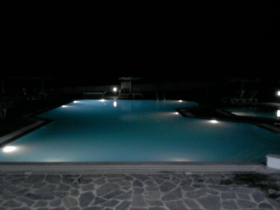 Pool bei Nacht Hotel Helena Christina