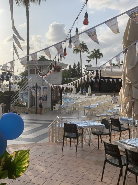 Gastro Iz Flower Side Beach Hotel