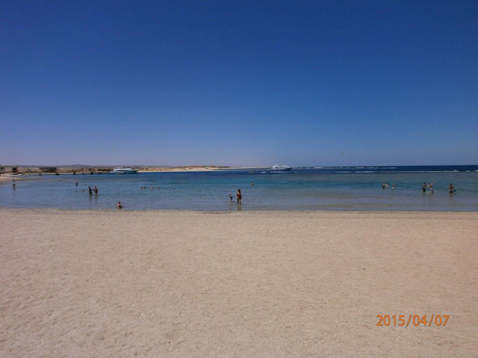 Weißer Strand und Türkises Wasser Pensée Royal Garden Beach Resort