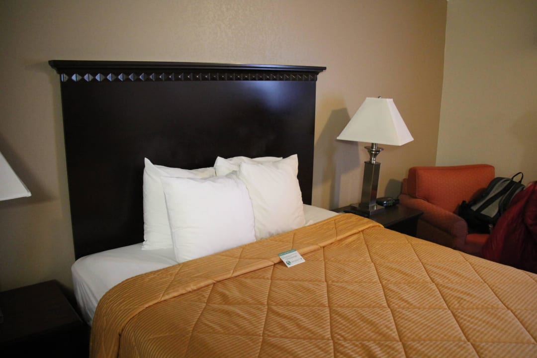 Bett Lompoc Valley Inn and Suites