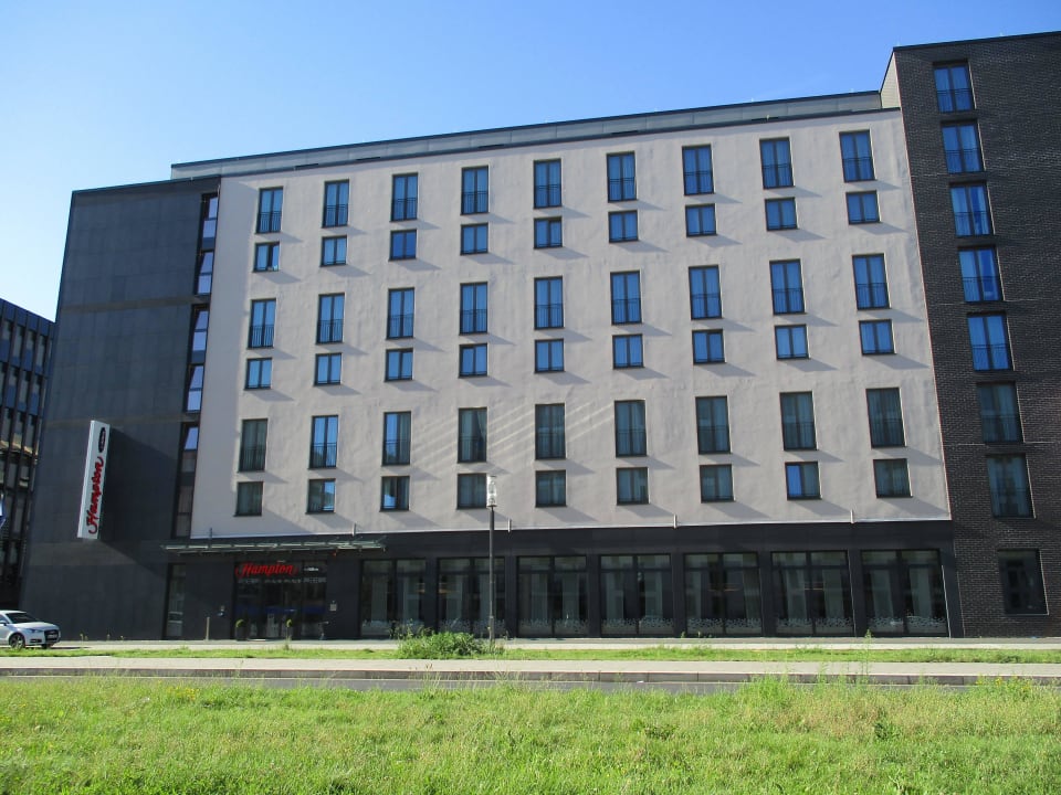 au-enansicht-hampton-by-hilton-frankfurt-city-centre-messe-frankfurt