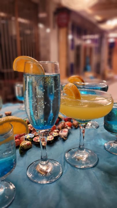 Gastro Side Royal Style Hotel