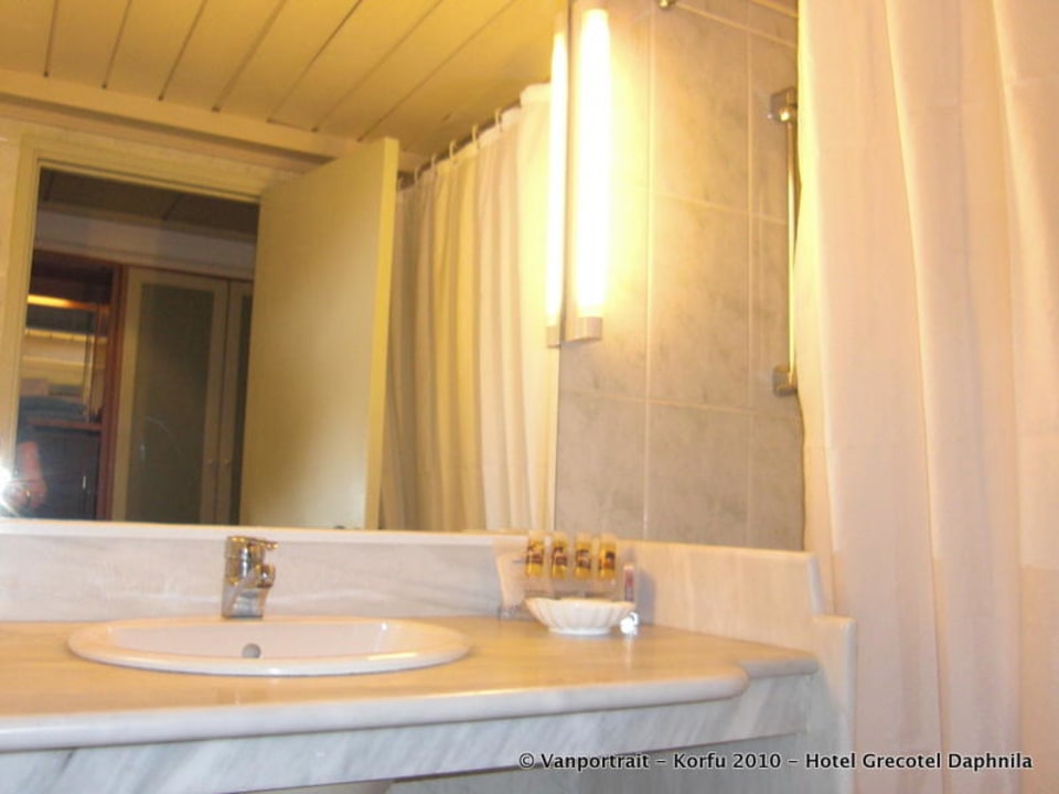 Badezimmer Grecotel LUXME Daphnila Bay