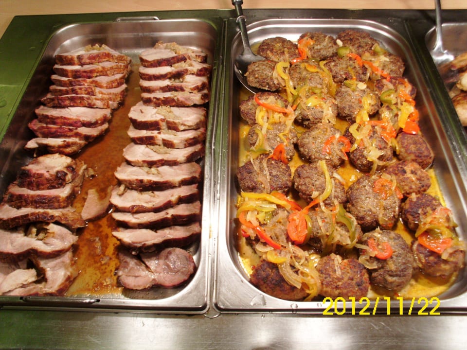 Warmes Büffet am Abend Hotel Pistono