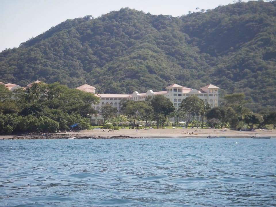 Wunderschöner Blick vom Wasser auf das Hotel Hotel Riu Guanacaste