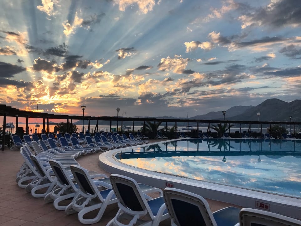 Pool Remisens Hotel Albatros