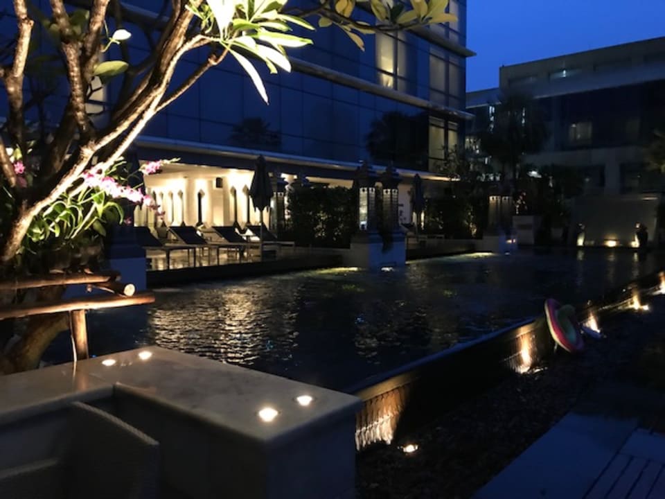Pool Hotel The St. Regis Bangkok